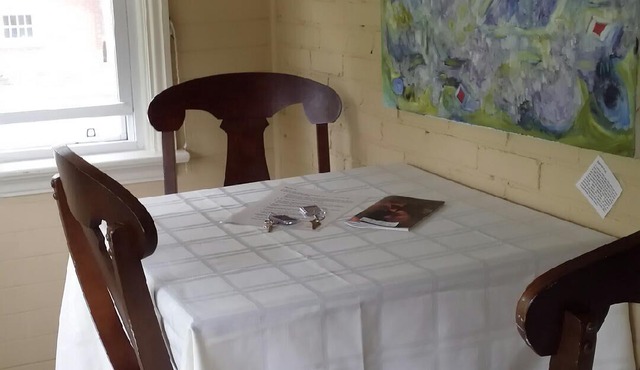Apartment Suite close to theatres, shopping, restaurants