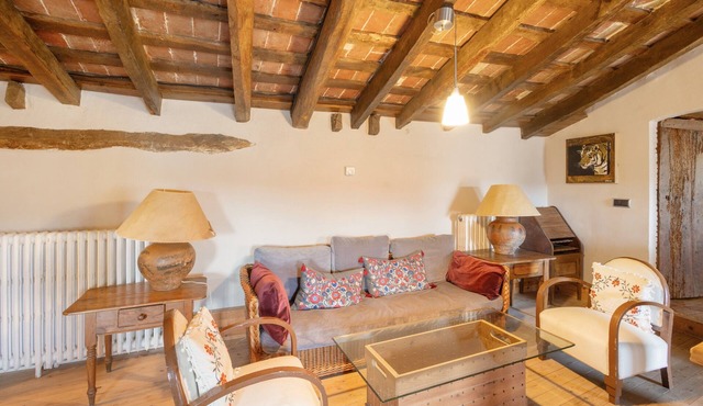 Apartment 'Suite' with Mountain View, Shared Pool and Wi-Fi