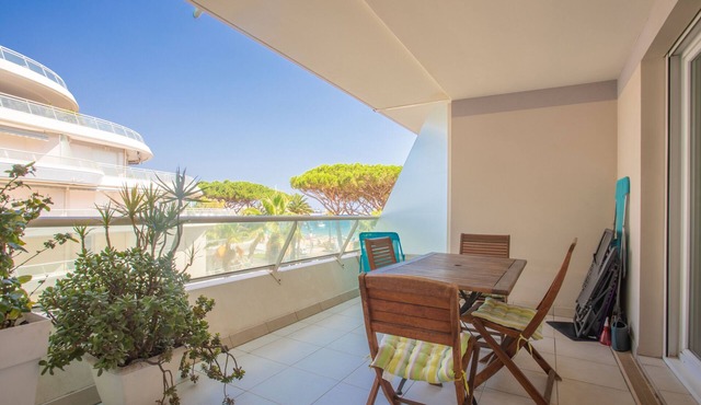 Apartment 'Superbe Appartement Vue Mer' with Sea View, Wi-Fi and Air Conditioning