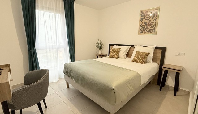 Apartment-Superior-Ensuite with Shower