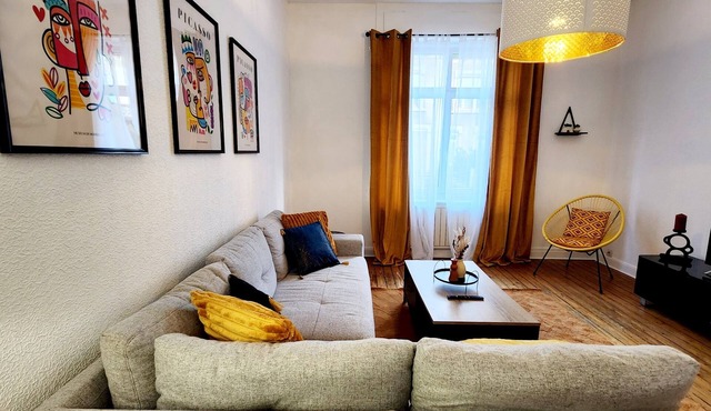 Apartment-Superior-Private Bathroom-City view-Le coin des Artistes