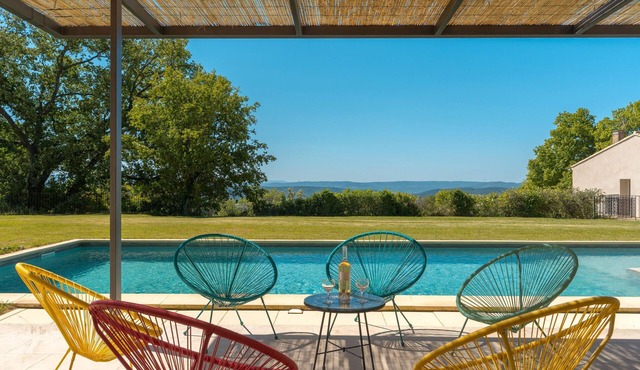 Apartment 'Sur Les Hauteurs Du Luberon' with Private Pool and Wi-Fi