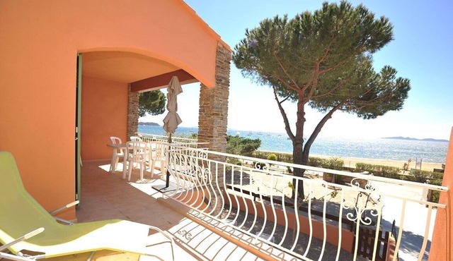 Apartment T2 * 4 pers. 10m from the BEACH with SEA VIEW & HEATED POOL (4)