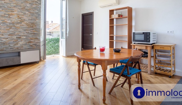 Apartment T2 air-conditioned near liberation