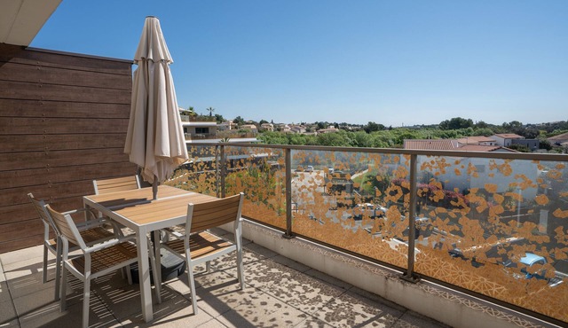 Apartment 'T2 Muses' with Private Terrace, Wi-Fi and Air Conditioning