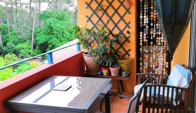 apartment T4.80 m2, ocean view, near the beaches