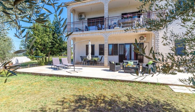 Apartment Terlevic with Terrace