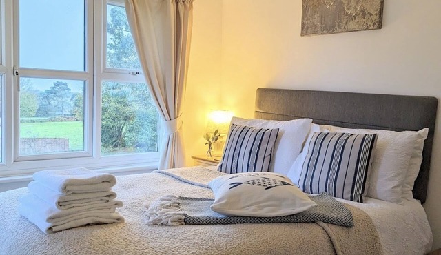 Apartment The Retreat room at Humphries Cross Apartments