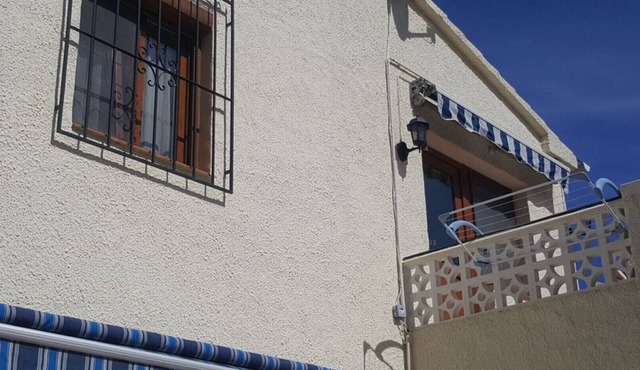 apartment top floor 4 to 5 people, quiet location, sea view casa DOBRADA