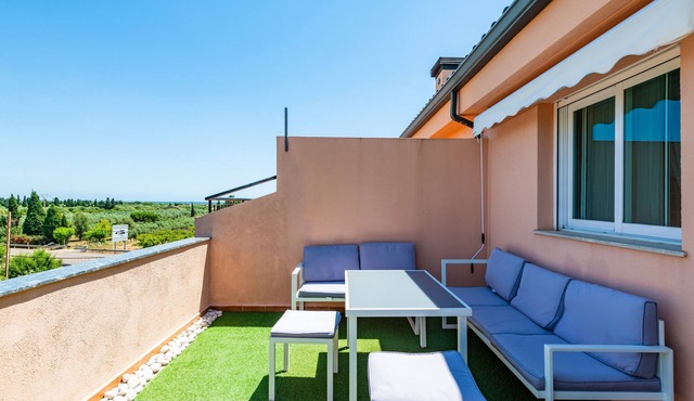 Apartment 'Torre La Sal Mundo Mágico' with Sea View, Wi-Fi and Air Conditioning