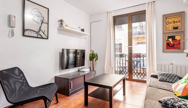 Apartment 'Torres De Quart Tu Casa' with Balcony, Wi-Fi and Air Conditioning
