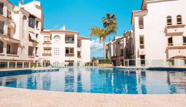 Apartment 'Tu Descanso' with Shared Pool, Wi-Fi and Air Conditioning