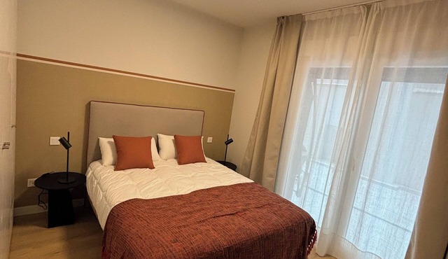 Apartment two minutes from the Cathedral! Ideal for families, with patio.