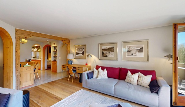 Apartment Üerts - High-Quality Apartment with Balcony and View in Champfèr