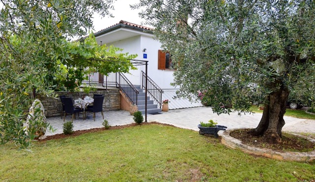 Apartment Umag-Savudrija, air conditioning, washing machine Wifi terrace garden