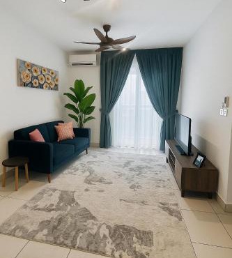 Apartment unit with netflix and swimming pool nearby KLIA, Putrajaya, Sepang Circuit and Kuala Lumpur