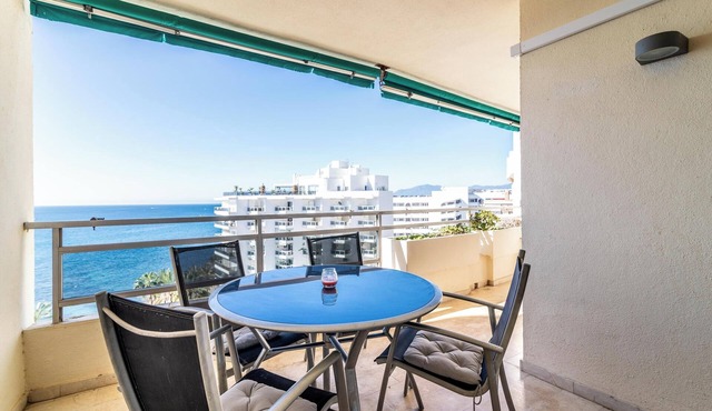 Apartment 'Urban beach Imperator' with Sea View, Pool, A/C & Wi-Fi