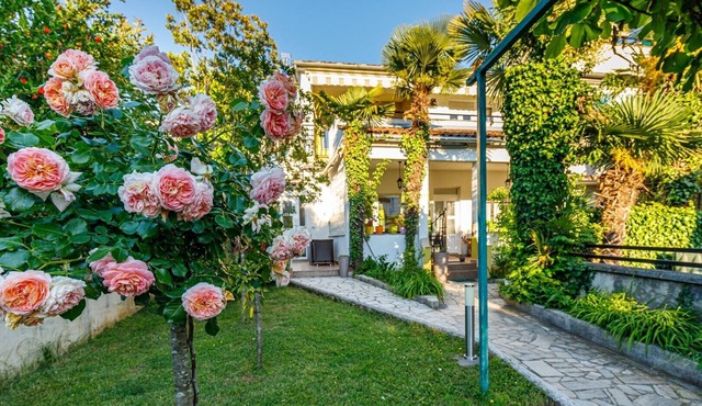 Apartment Valentina near a Beautiful Beach and City center