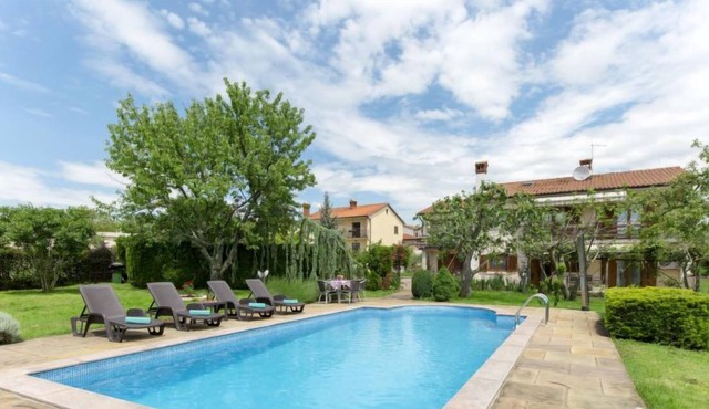Apartment Valica (PRC653) in Porec/Baderna - 7 persons, 3 bedrooms
