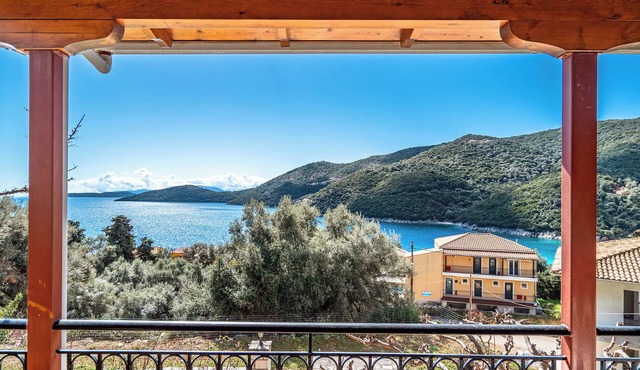 Apartment 'Vardia' with Private Terrace, Wi-Fi and Air Conditioning