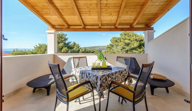 Apartment Vesna (72231-A1) - Milna - island Brac