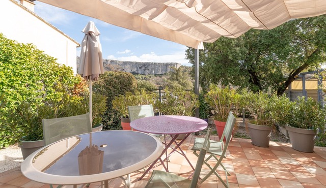 Apartment 'Villa Les Lauriers' with Shared Terrace, Wi-Fi and Air Conditioning