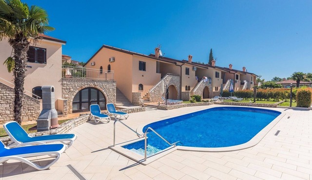 Apartment Viva with shared pool