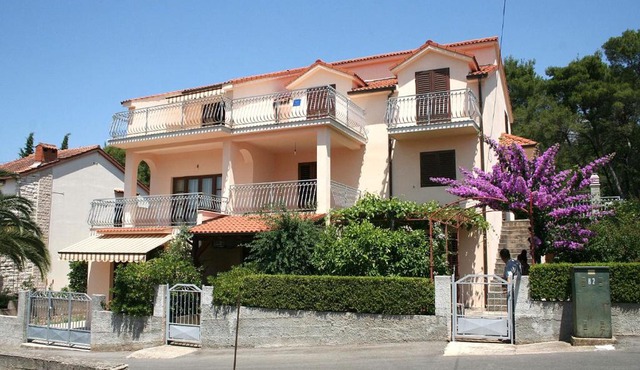 Apartment Vrboska 4634b