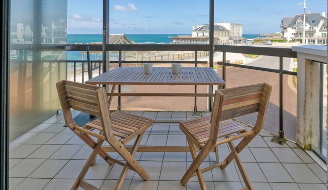 Apartment 'Vue Mer 20m De La Plage' with Private Terrace