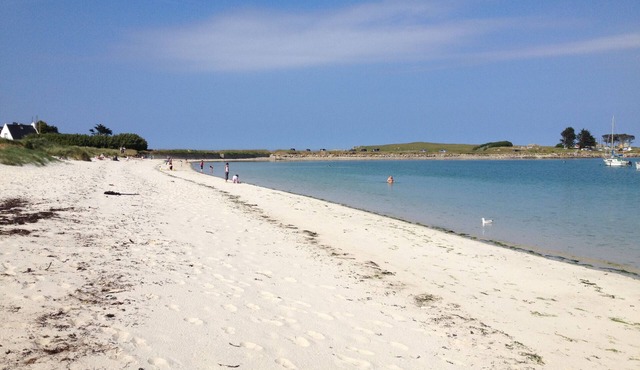 Apartment 'Vue Mer Plouguerneau' with Sea View, Private Terrace and Wi-Fi