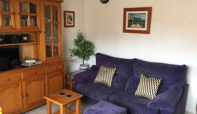 Apartment with great pool 12 min walk to Villamartin Plaza