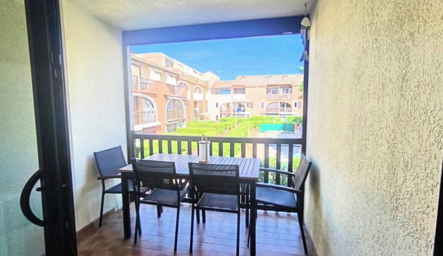 Apartment with balcony 800 meters from the sea