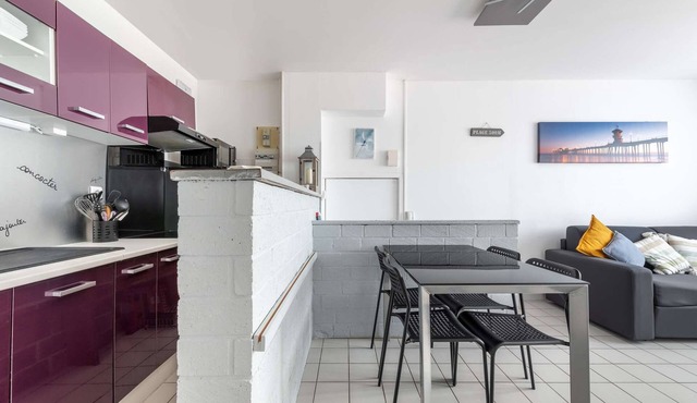 Apartment with back to marina - Close to beach