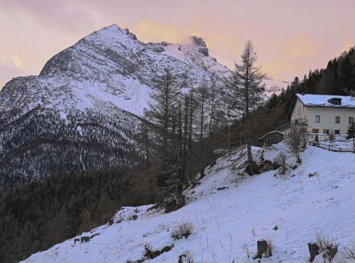 Apartment Waldhotel Fletschhorn Saas-Fee by Interhome