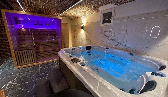 Apartment-Whirlpool bath-Apartment-Street View-Le Bijou