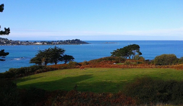 Apartment with stunning sea views and equipped with heated swimming pool