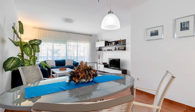 Apartment with pool and sea views 200m beach