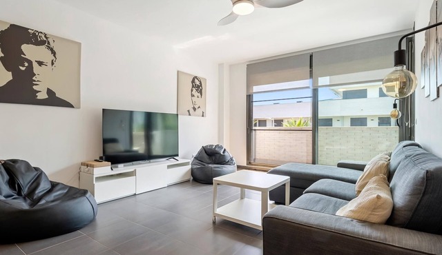 Apartment with services: paddle, pool, basketball