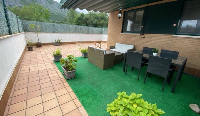 Apartment with large terrace and swimming pools in Llanes, 3km from the beaches.