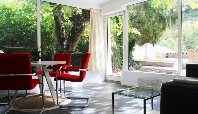 Apartment with private terrace, pools access and parking