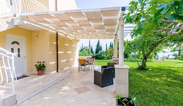 Apartment with 1 room and terrace