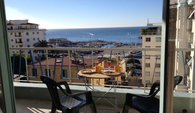Apartment with a beautiful view in the Port !