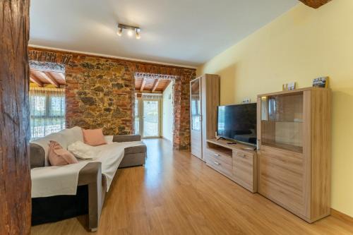 Apartment with a large garden in Santander