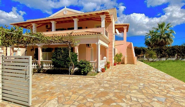 Apartment with access to a nearby pool - Beach 380m - Resort Centre 500m