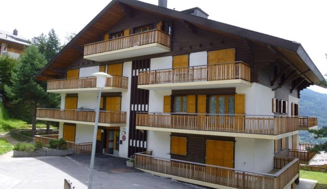 Apartment with balcony views of Nendaz