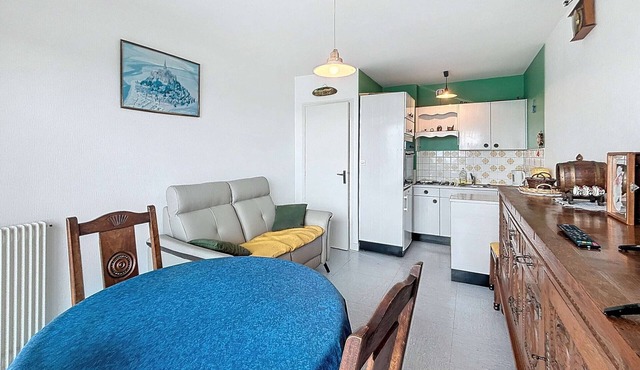 Apartment with balcony at Granville marina