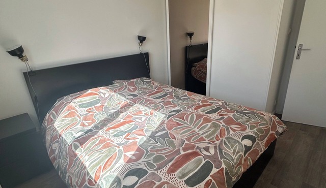 Apartment with balcony, close to lake and forest. Pets welcome!