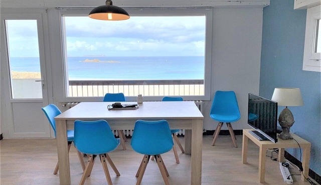 Apartment with beautiful sea view facing the beach in PERROS-GUIREC