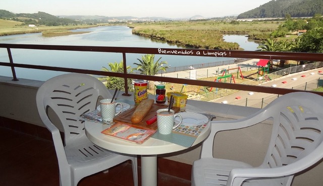 Apartment with beautiful views of the ria de Limpias