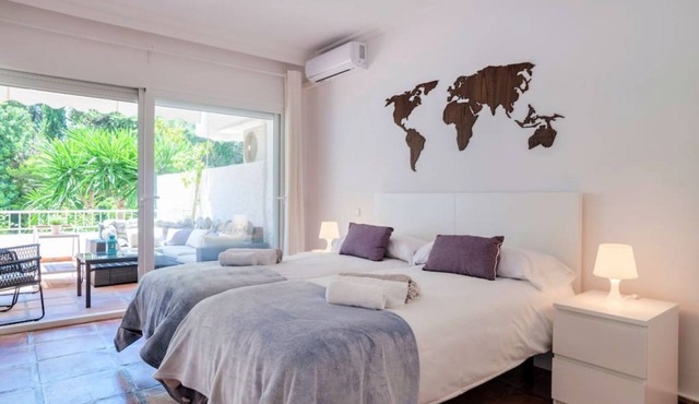Apartment with big terrace (150 m. to the beach)